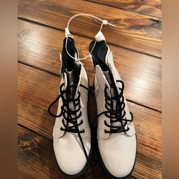 Jellypop Abstract White Lace-Up Ankle Boots, size 8.5, Doc Marten, see pics - Picture 6 of 9